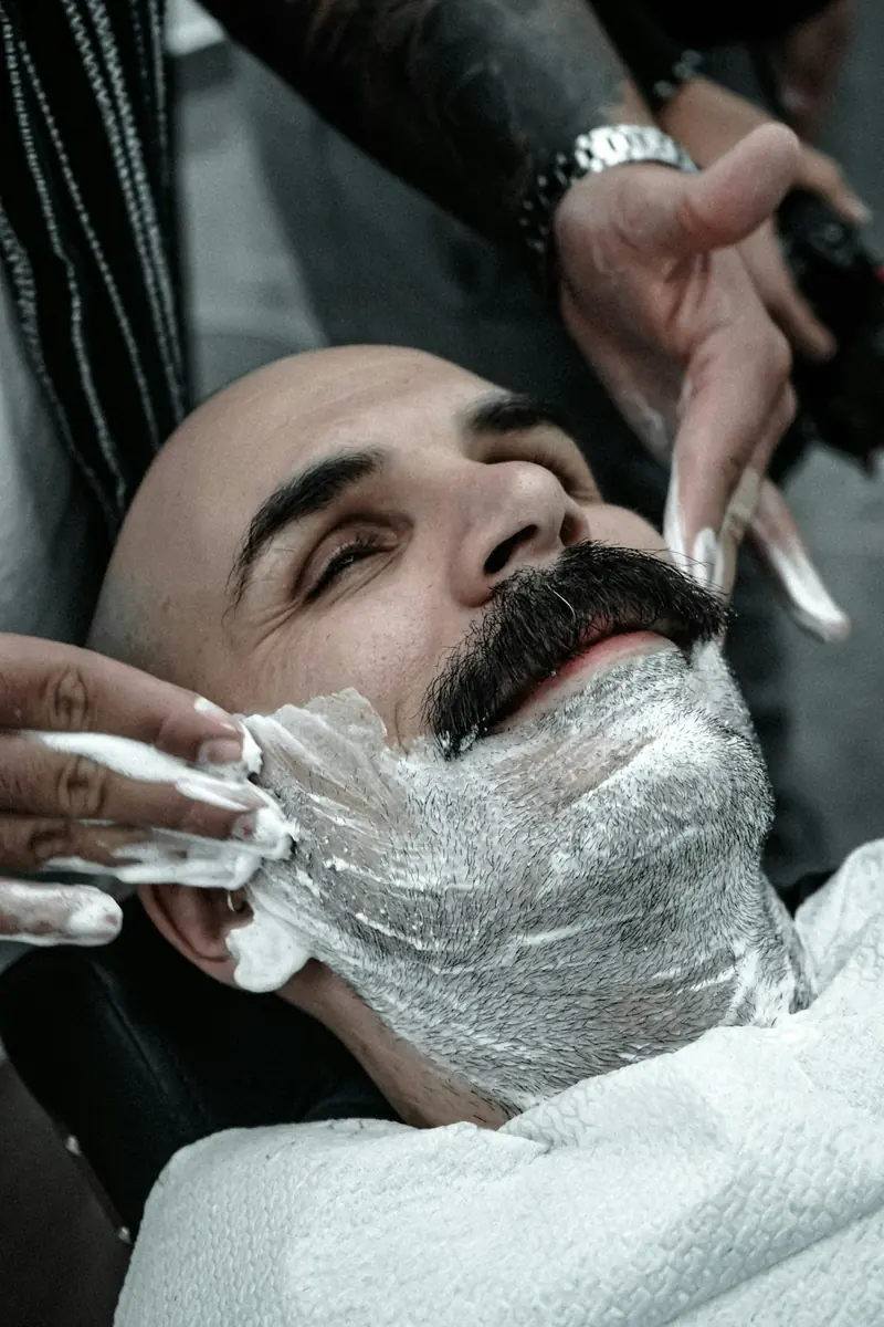 Corte masculino na barbearia (foto ilustrativa)